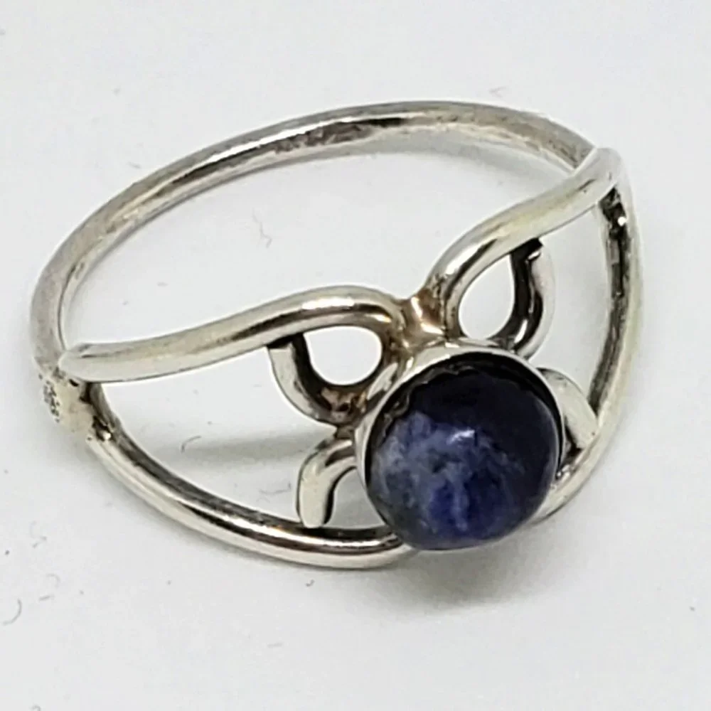 Stunning Dainty Open Scroll Work Deep Blue Round Stone in Sterling Silver Ring
